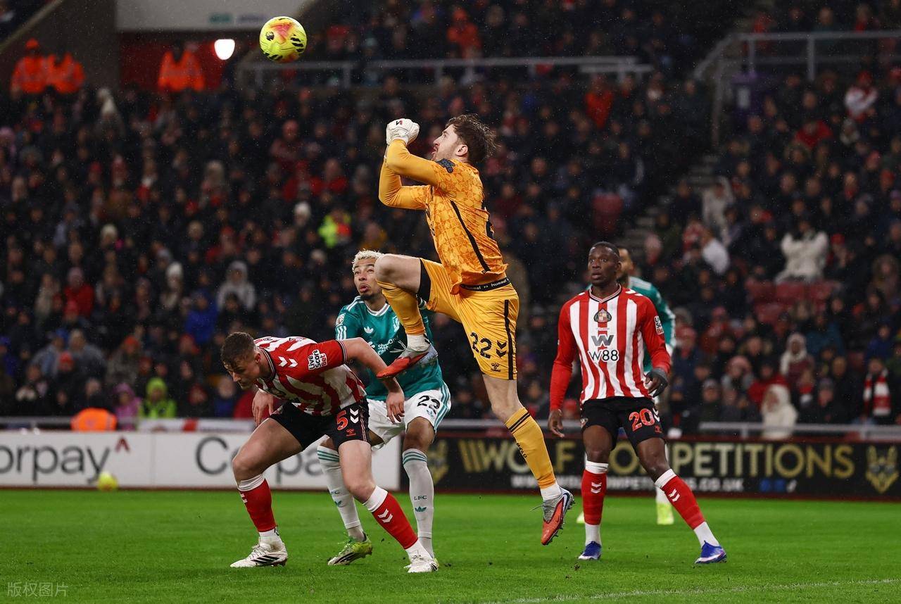 NG体育-阿扎伦卡在利物浦比赛中绝杀，回归赛场引发热议！的简单介绍