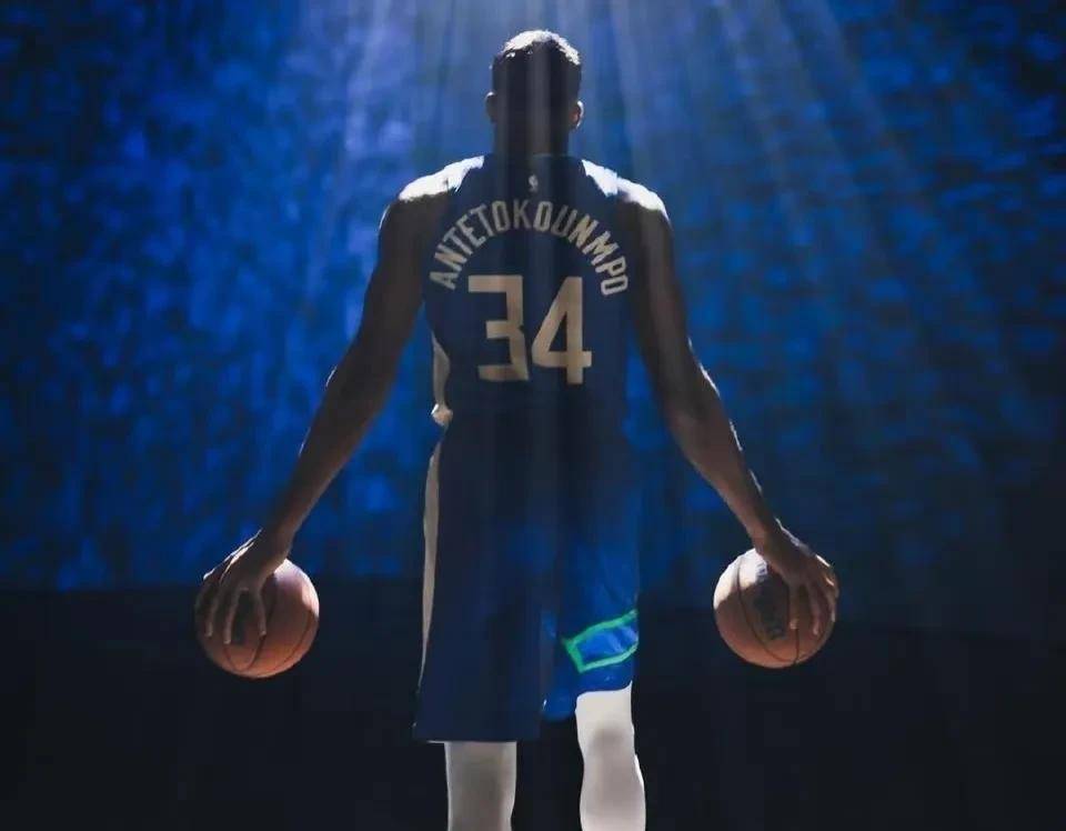 南宫体育-字母哥连续十二场比赛得分超过高光表现，雄鹿挑战极限！的简单介绍